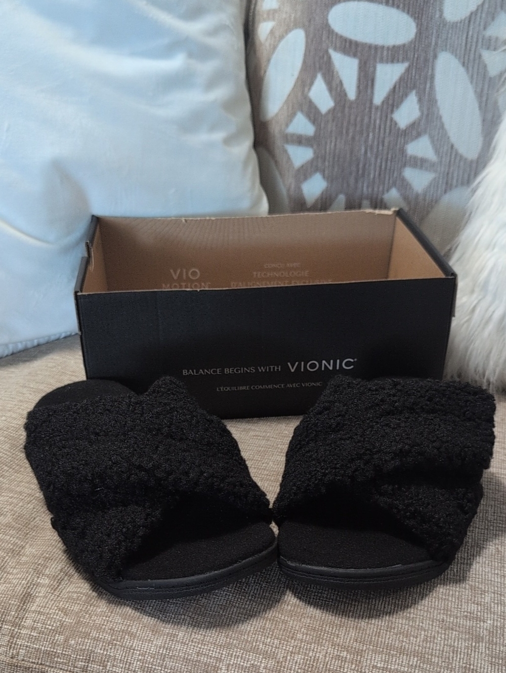 Vionic Black Bouclé Slide Slippers Brand New